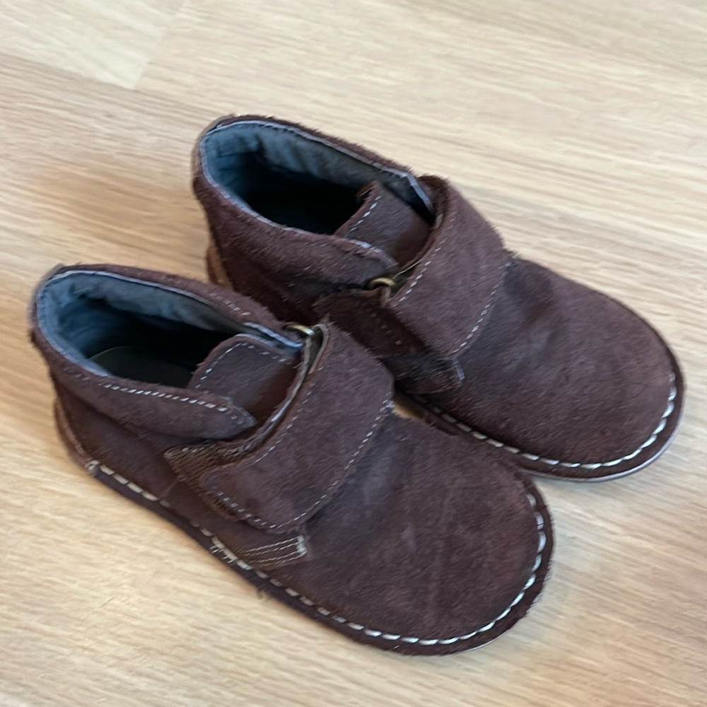 L’Amour brown suede boots. Toddler size 9.